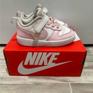 Nike toddler girls court borough sneakers- size 8